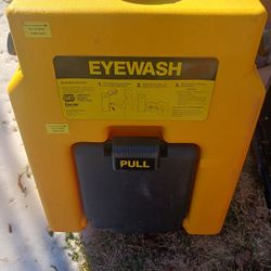 Eye Wash Station 