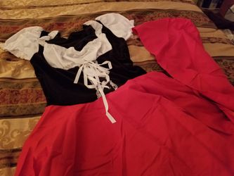 Red riding hood costume....very cute. Suze 6-8. Super quality...