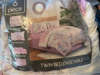 Six piece bed set