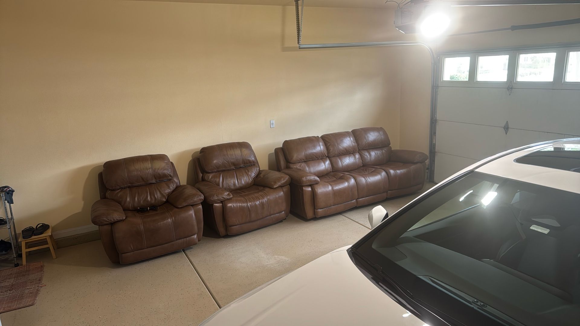 FREE FREE FREE Electric Recliners Sofa And Electric Recliner Chairs