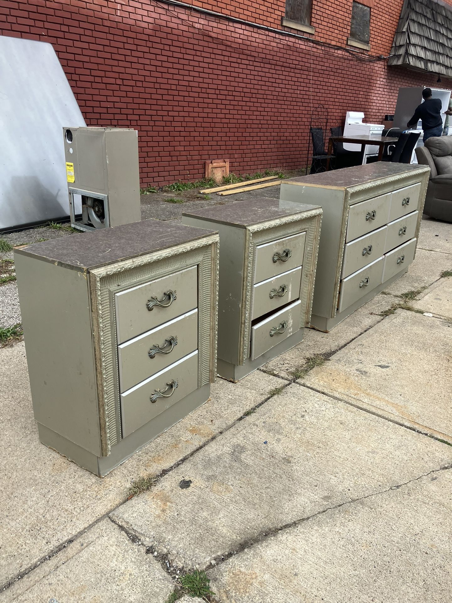 3 Piece Dresser & 2 Nightstands