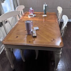 Light Wood Dining Table (6 Seats!) 