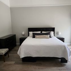 California King Storage Bed Set + 2 Nightstands & Dresser