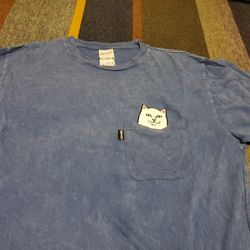 blue t-shirt 
