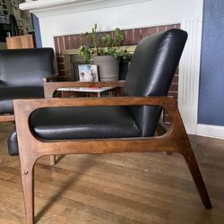 $75 Mid Century Modern Leather chairs (set Of 2)