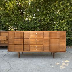 Mid Century Modern 9 Drawer Dresser By John Carper 