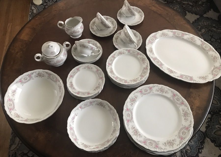 29 pc set STYLE House fine china pompadour made in Japan