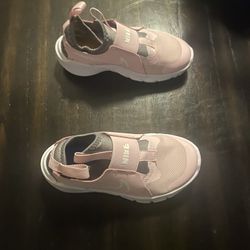girls pink nike shoes brand new size 11.5c
