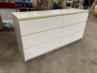 IKEA Malm 6 Drawer Dresser in White with Glass Top Protector