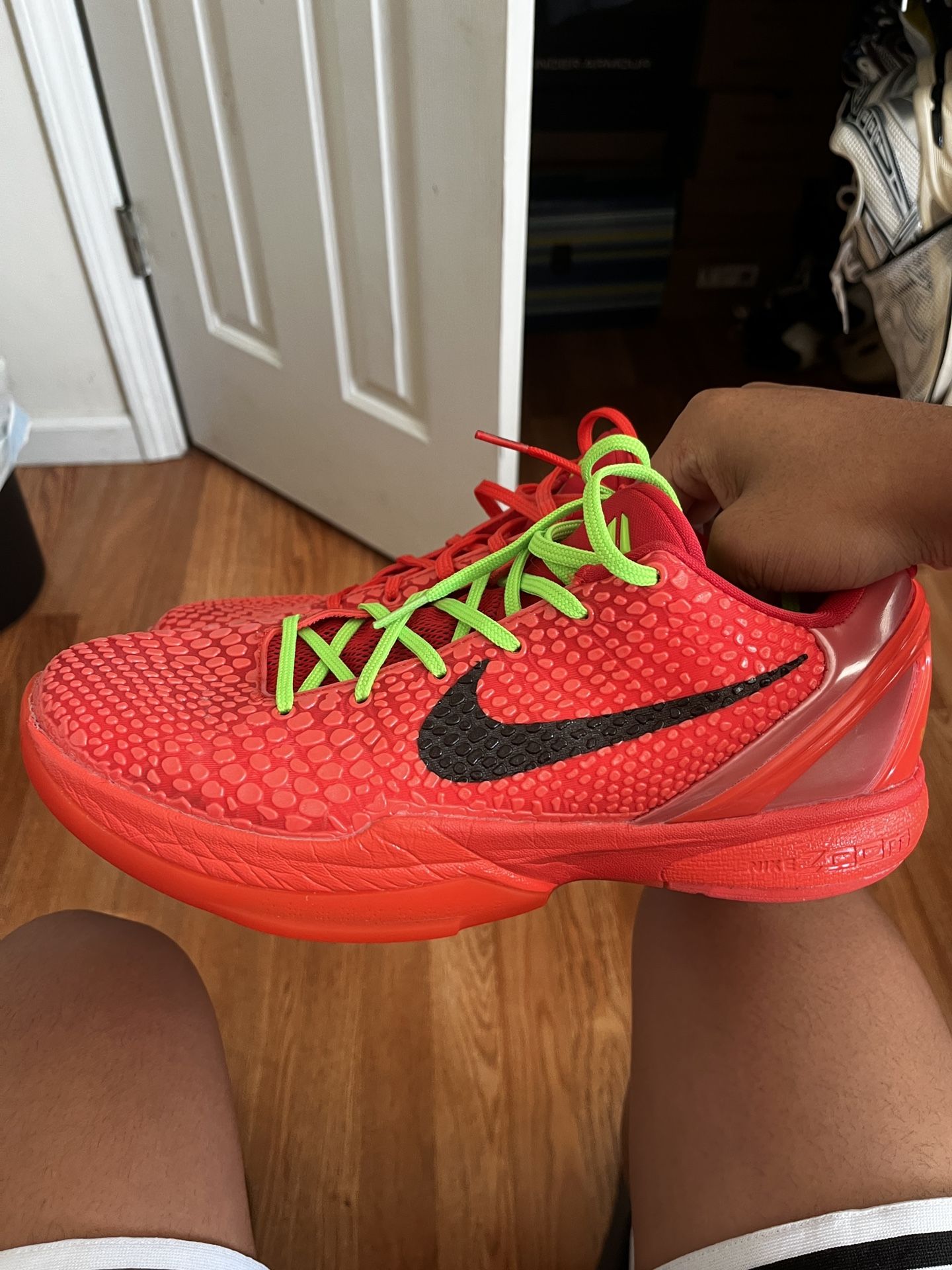 Kobe 6 Protro “Reverse Grinches”