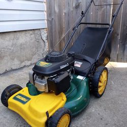 Yard-Man 21" Inch Self Propelled Lawnmower With Bag And Honda Engine 