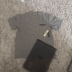 Dark grey ess tee Medium