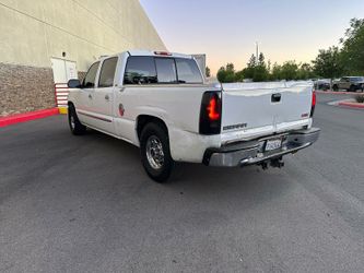 6.0 4L80 Chevy Gmc Crewcab Has Light Lowered