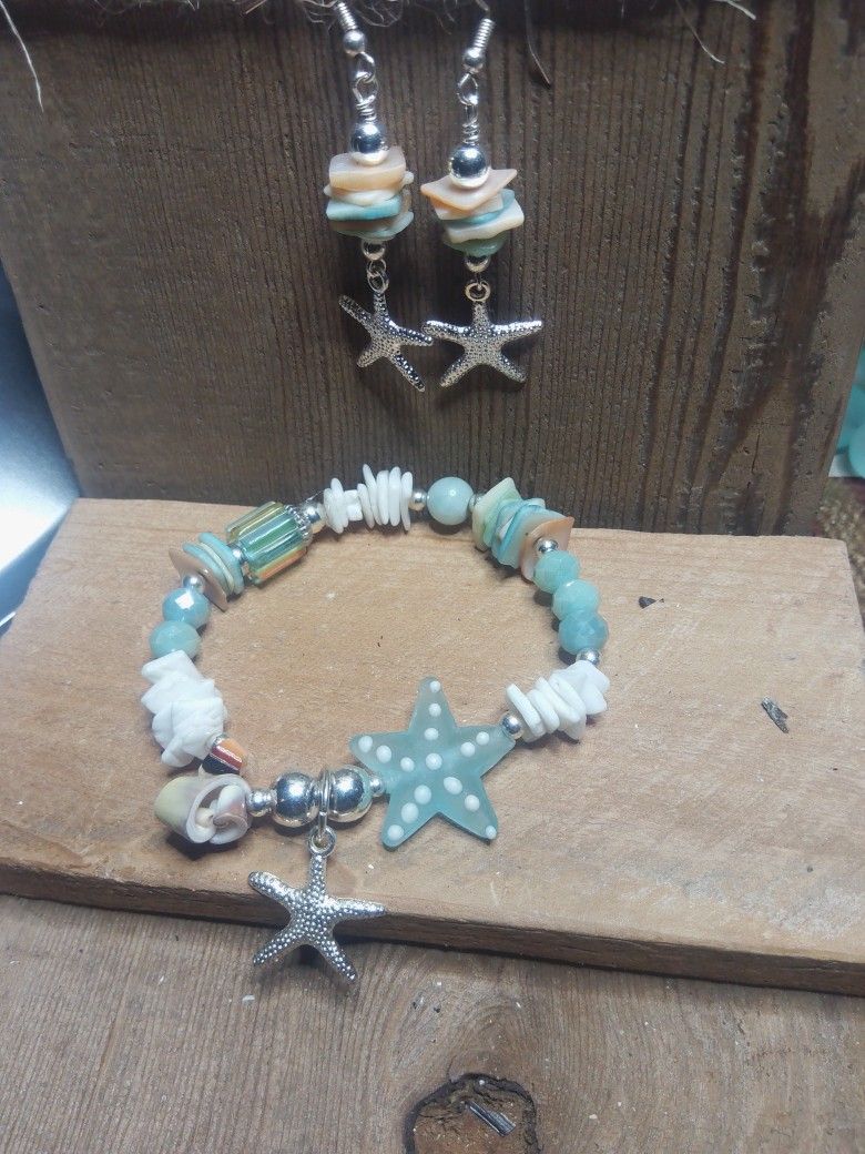 Beachy Bracelet And Earrings Set