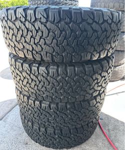 Bfgoodrich all-terrain ko2 285/70R17LT
