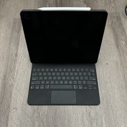 iPad Pro 5 Generation 12.9 Inches 256 Gb With Apple Keyboard Case And Apple Pencil 