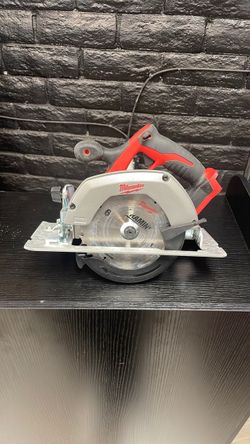 Milwaukee M18 Cordless Circular Saw