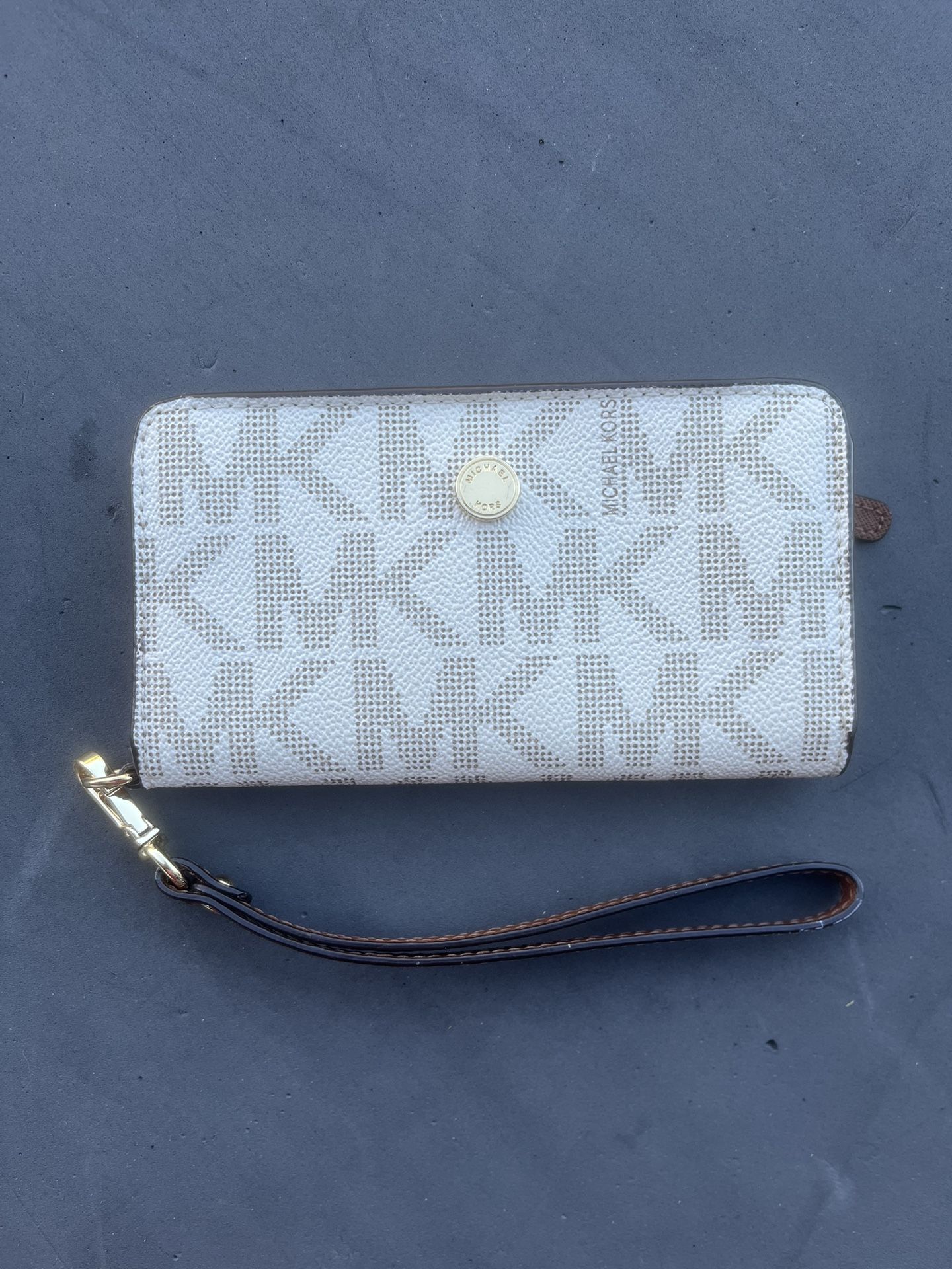 Michael Kors Cellphone Wallet