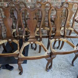 Set Of 6 Dining Chairs Fur $40. Very Sturdy. No Seats