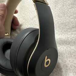 Beats Studio 3 wireless (Excellent condition)