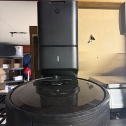 iRobot Self Emptying Vacuum 