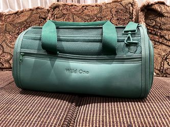Dog carrier/ Pet carrier