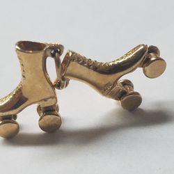 14Kt Gold Roller skates Pair Pendent with Life Like Rolling Wheels Rare Unique Piece