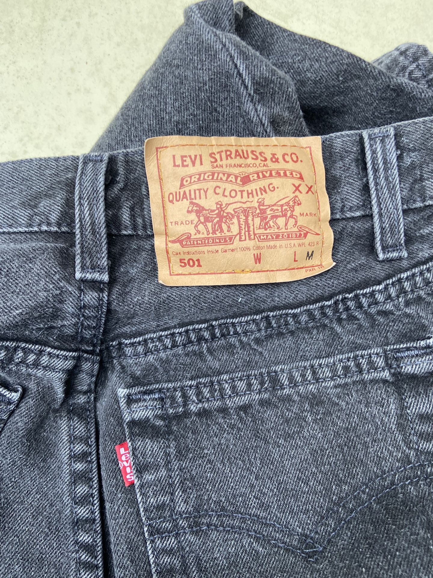 Women’s Levi’s Button Fly Jeans Size 9 Red Tag