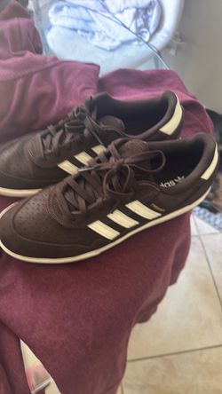 Adidas Tyshawn 30$ size 11 men’s