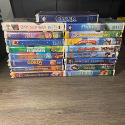 Lot of 17 VHS Tapes Disney and More