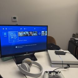 PS4 + 4 Controllers + Headset + 18 Games + External SSD