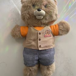 Vintage Teddy Ruxpin Talking Bear (With Clothes) – Collectible