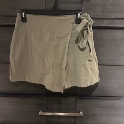 Shein skort (skirt-shorts) — I ordered them but they didn’t fit me. Brand new!