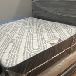 QUEEN SIZE MATTRESS BRAND NEW 11 INCHES AVAILABLE ALL SIZES LOCATION.303 POCASSET AVE PROVIDENCE RI OPEN 7 DAY 