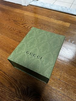 Gucci Baseball hat & Sandals