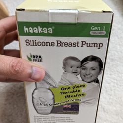 Haakaa Silicone Breast pump - new in box