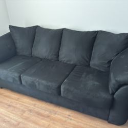 Ashley Furniture Darcy Sofa (Black)
