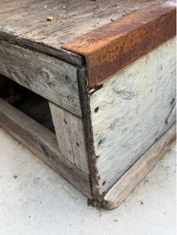Used skateboard grind box