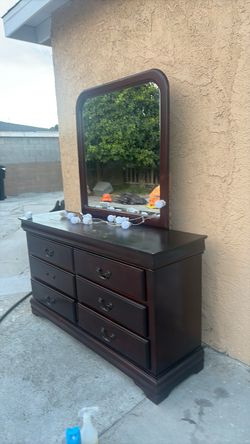 Dresser