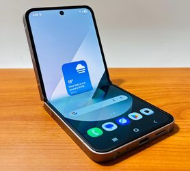 Samsung Galaxy ZFLIP 6 256GB UNLOCKED Fully Functional