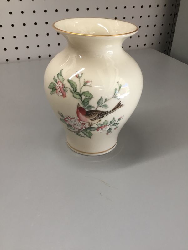 Lenox Serenade Gold Trimmed Vase For Sale In Fullerton Ca Offerup