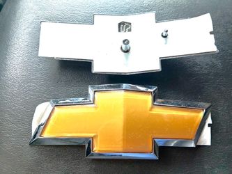 Chevy emblem
