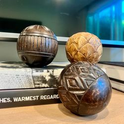 🌿 Set of 3 Hand-Carved Wooden Decorative Orbs – Boho/Farmhouse Decor