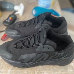 Adidas Yeezy Boost 700 MNVN throw a price