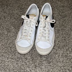 Nike Blazers Women’s 9.5