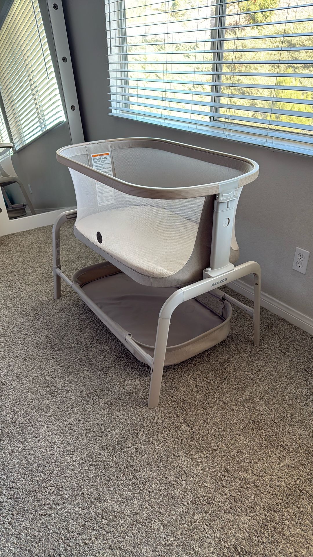 Baby Maxi Cosi Bassinet 