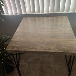 Desk/table