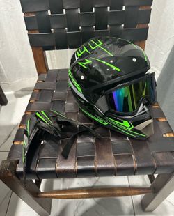 New  DOT/FMVSS 218 Unisex Helmet & Goggles  (M)