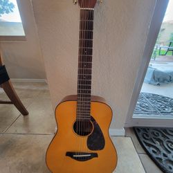 Yamaha FG-Junior Guitar