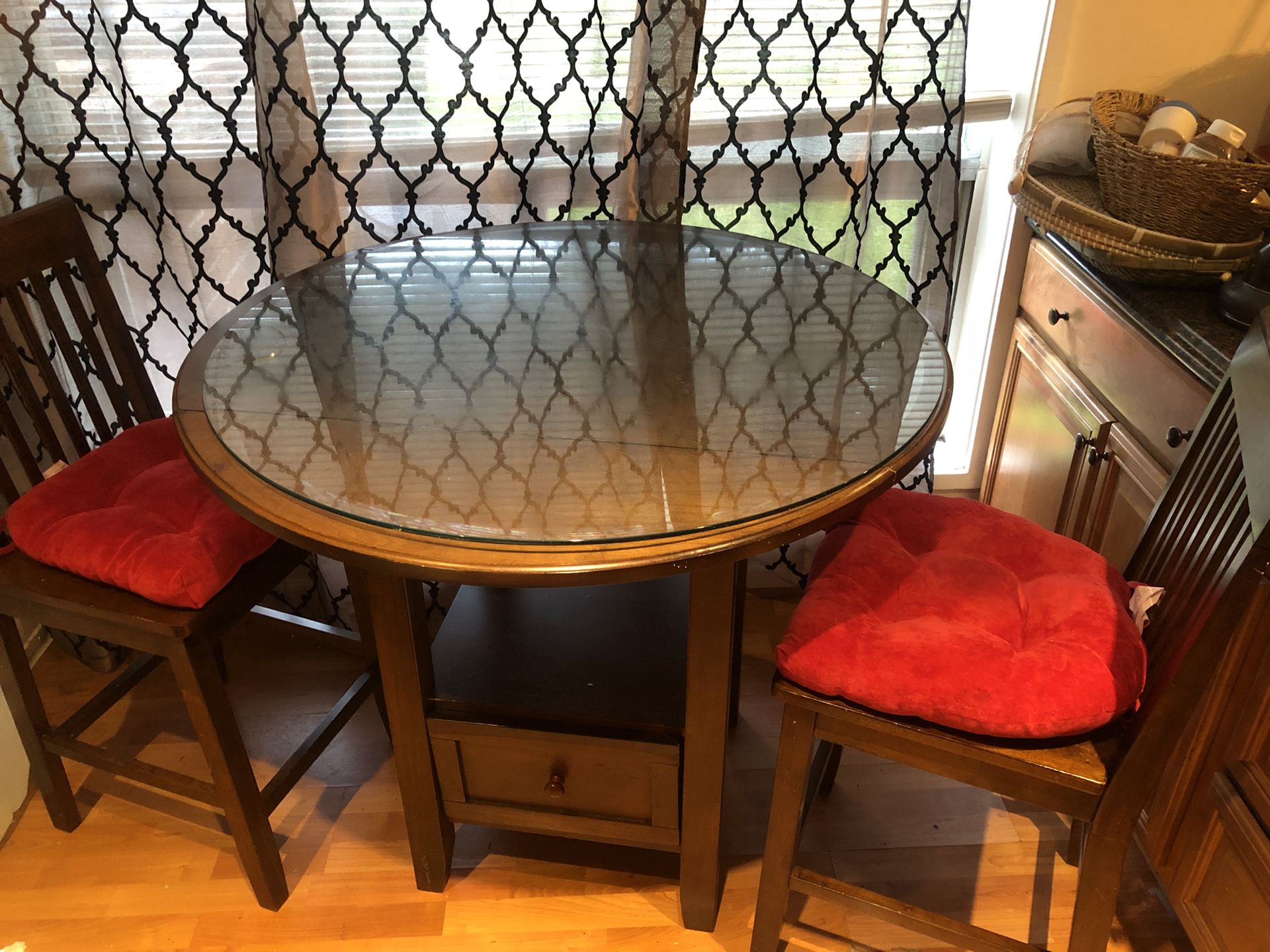 Bar table with stool chairs